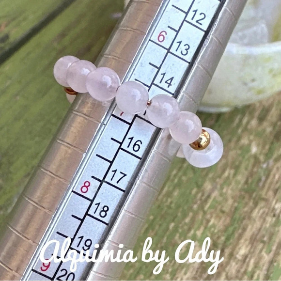 Pink quartz and white opal beaded handmade dainty ring - Picture 3 of 10